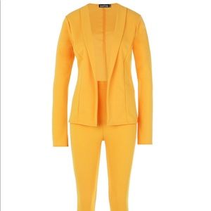 BOOHOO Crepe Fitted Suit true color added